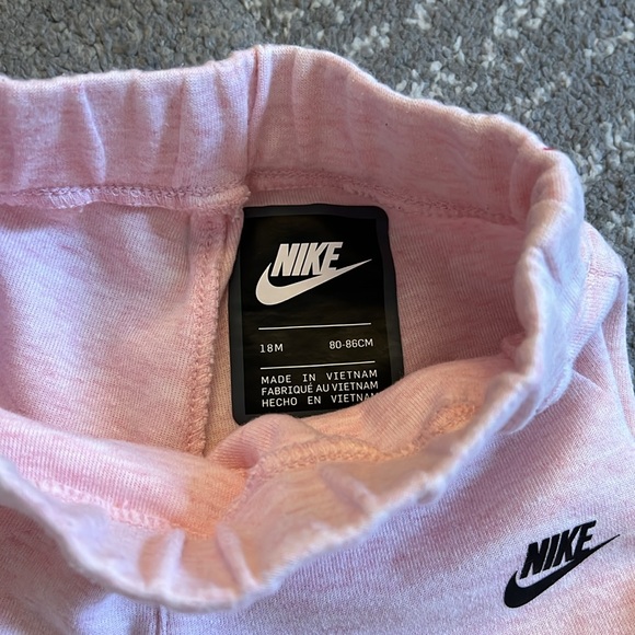 Pink Nike tech jogger outfit - Picture 7 of 7